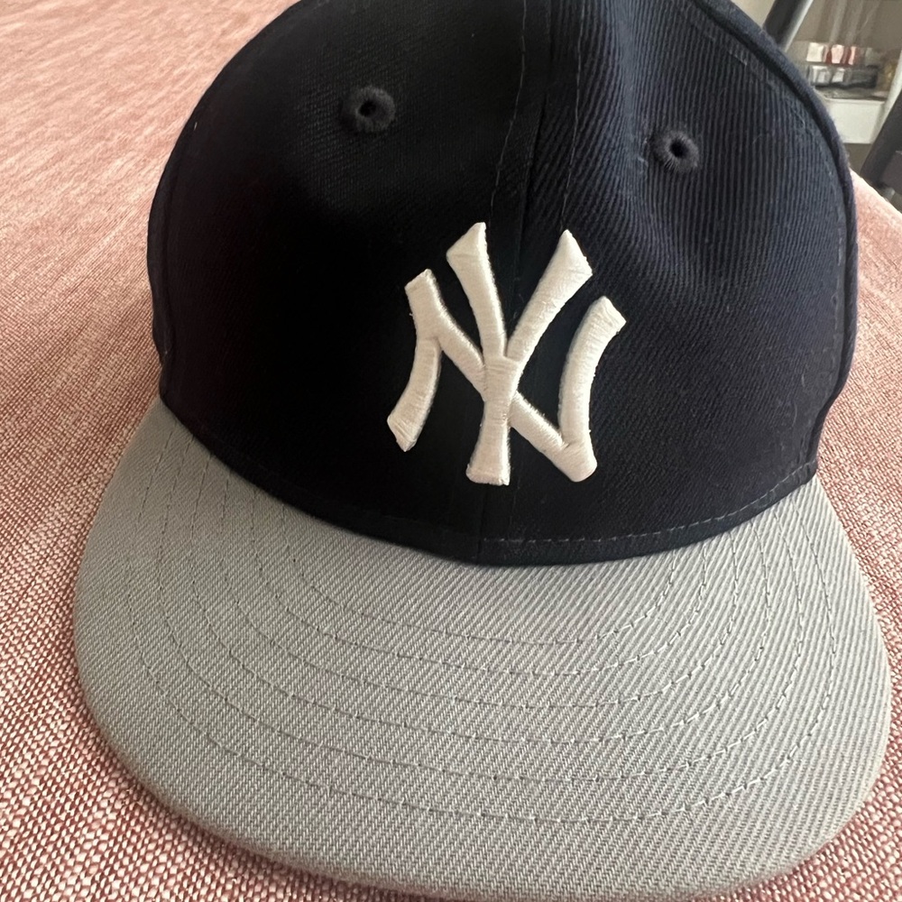New Era Black and Gray 9FIFTY Cap